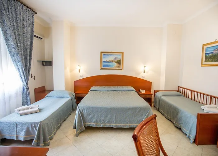 Mediterraneo Hotel 3*