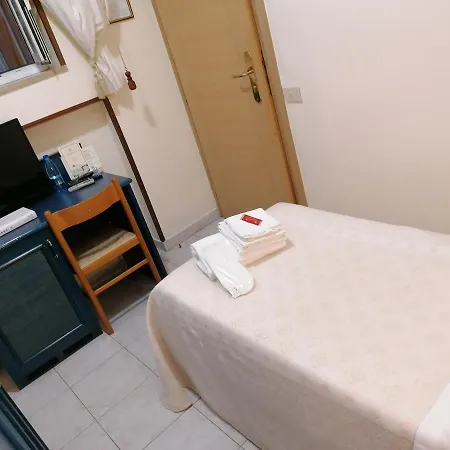 地中海酒店 酒店 切法卢