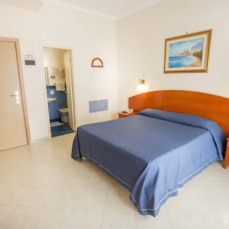 Hotel Mediterraneo 3* Cefalu