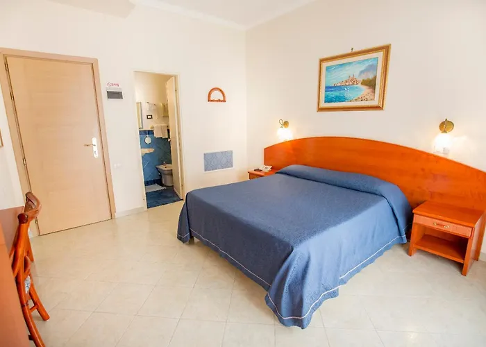 Mediterraneo מלון 3*