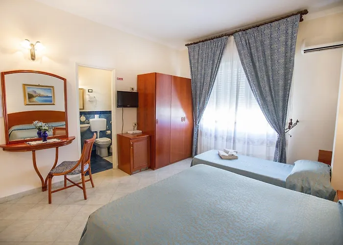 Ξενοδοχείο Mediterraneo 3*